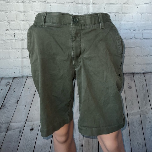 Under Armour Other - Under Armour Dark Green / Gray Cargo shorts size Waist 36